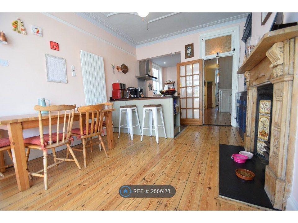 Property photo 3 of 23