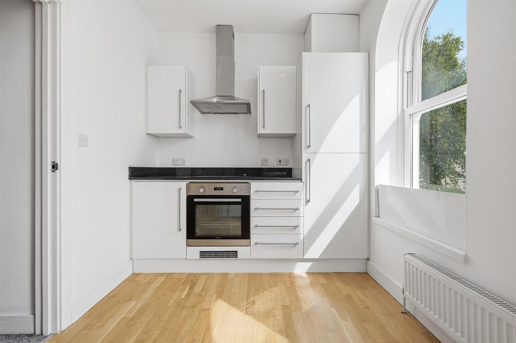 Property photo 3 of 13 10_Img_7375.Jpg