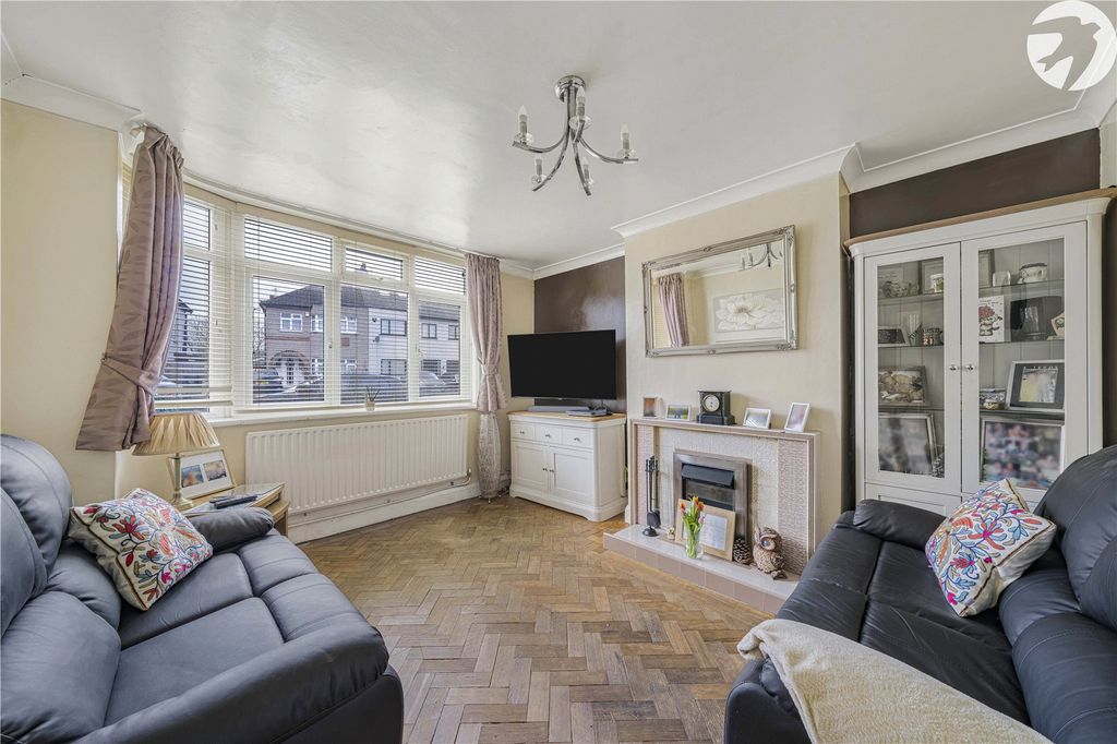 Property photo 2 of 24 Living Room