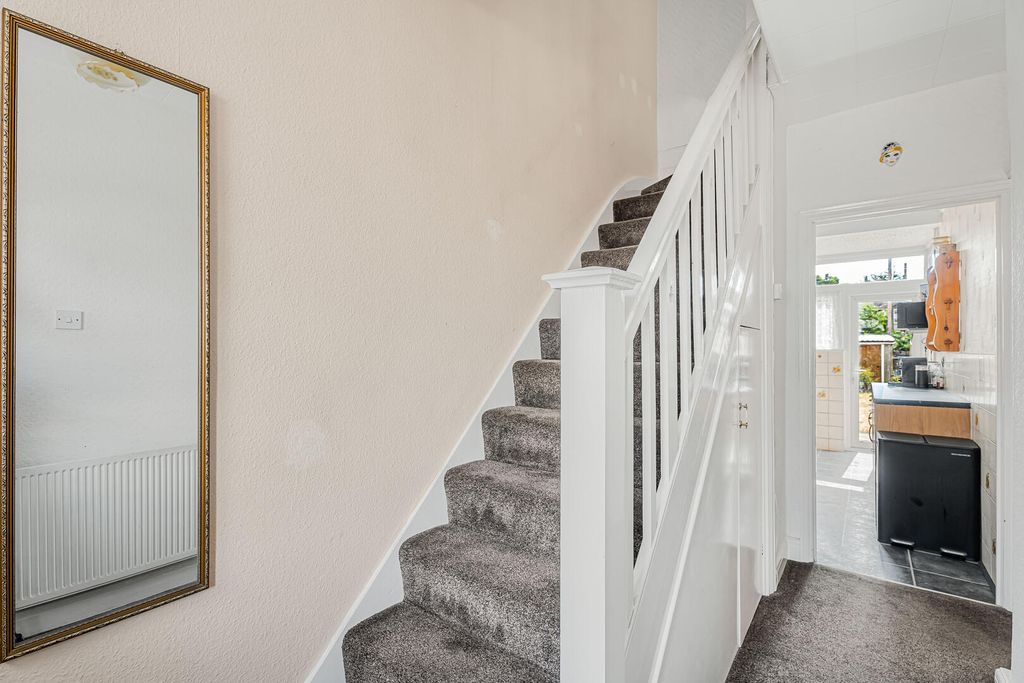 Property photo 2 of 20 Hallway