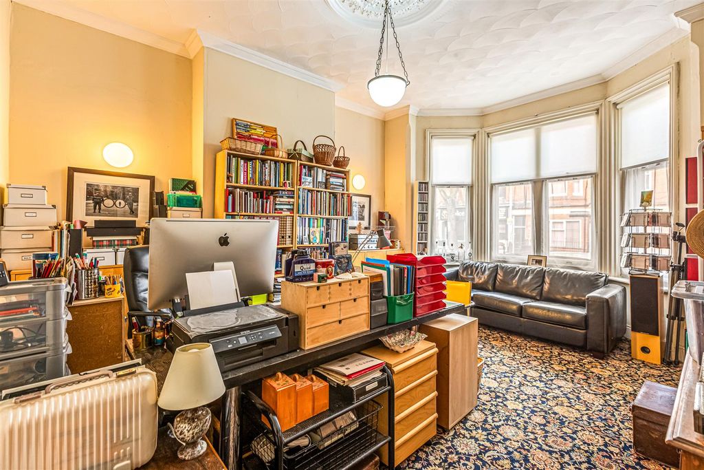 Property photo 2 of 28 Reception One