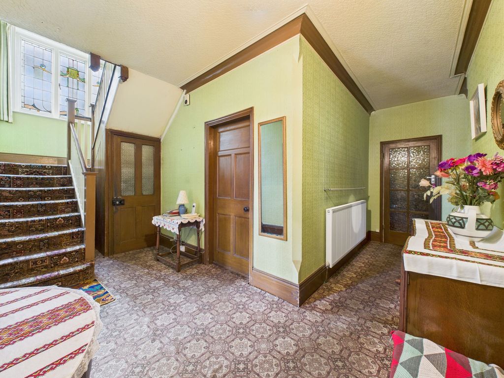 Property photo 3 of 28 Entrance Hallway