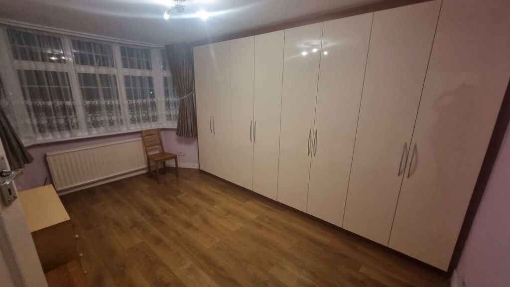 Property photo 1 of 4