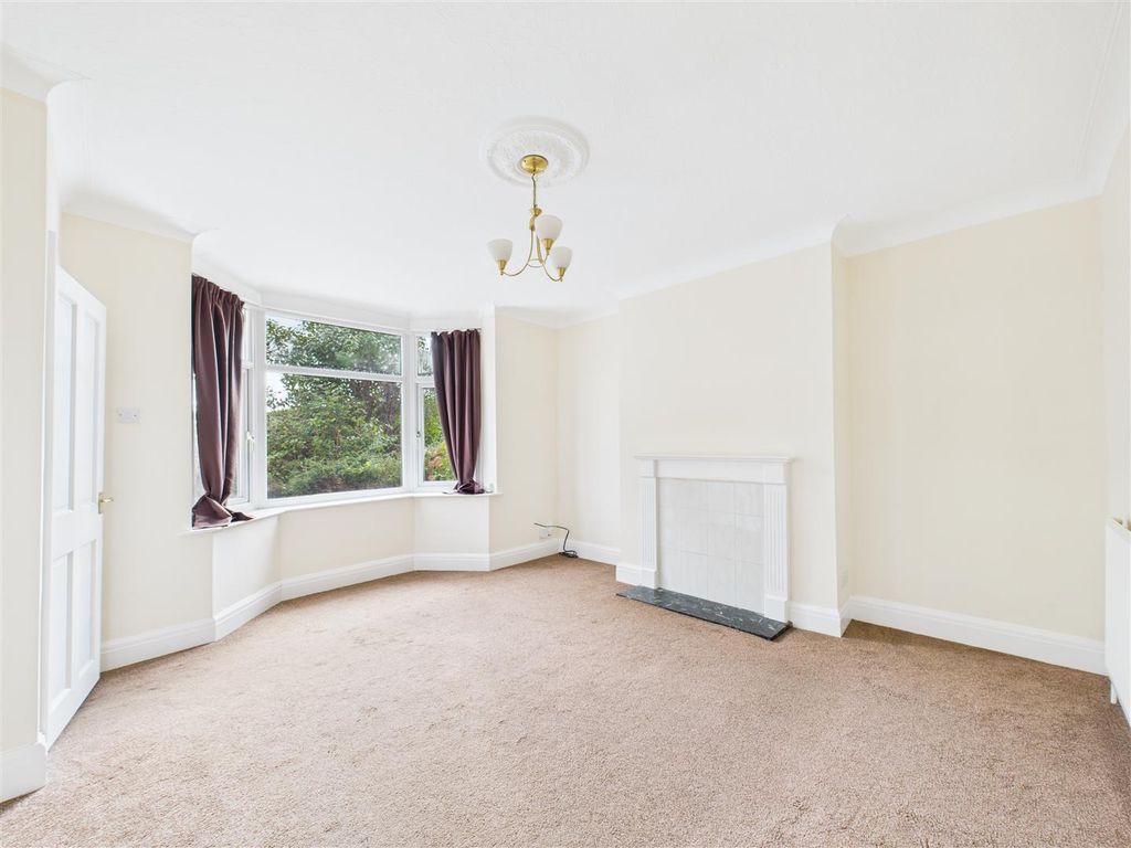 Property photo 3 of 14 Cam05207G0-Pr0068-Still006.Jpg