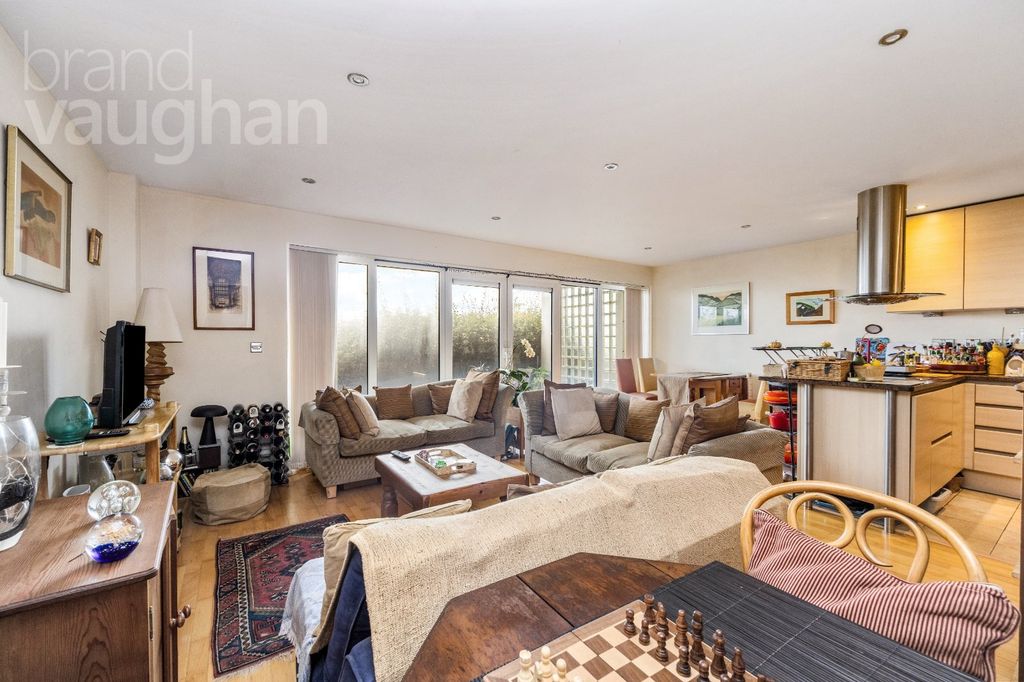 Property photo 2 of 19 Picture No. 02