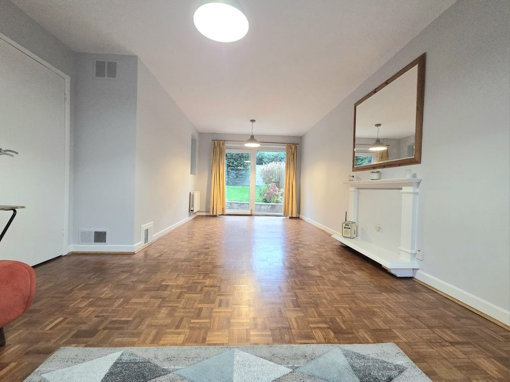 Property photo 3 of 32