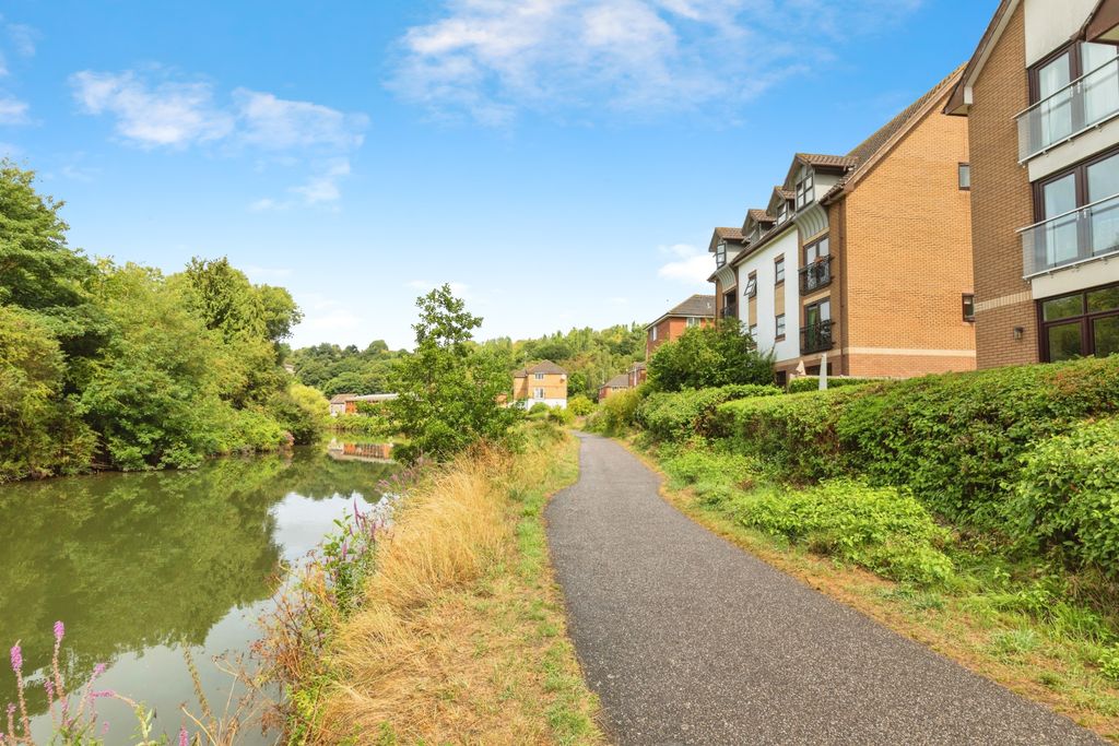Property photo 1 of 16 River Walk