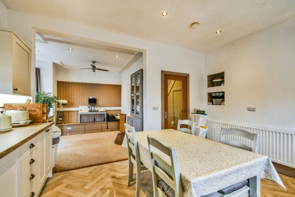 Property photo 3 of 15 1200 (5)