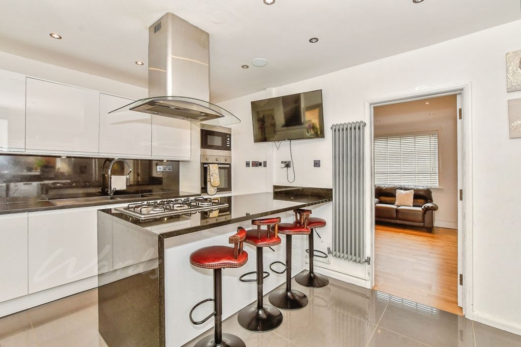Property photo 2 of 13 Kitchen