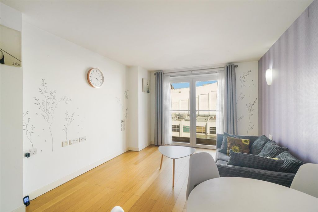 Property photo 2 of 15 Flat 166, Forum House - Fxfm7Ixr3Zchgxq7Kxdj.Jpg