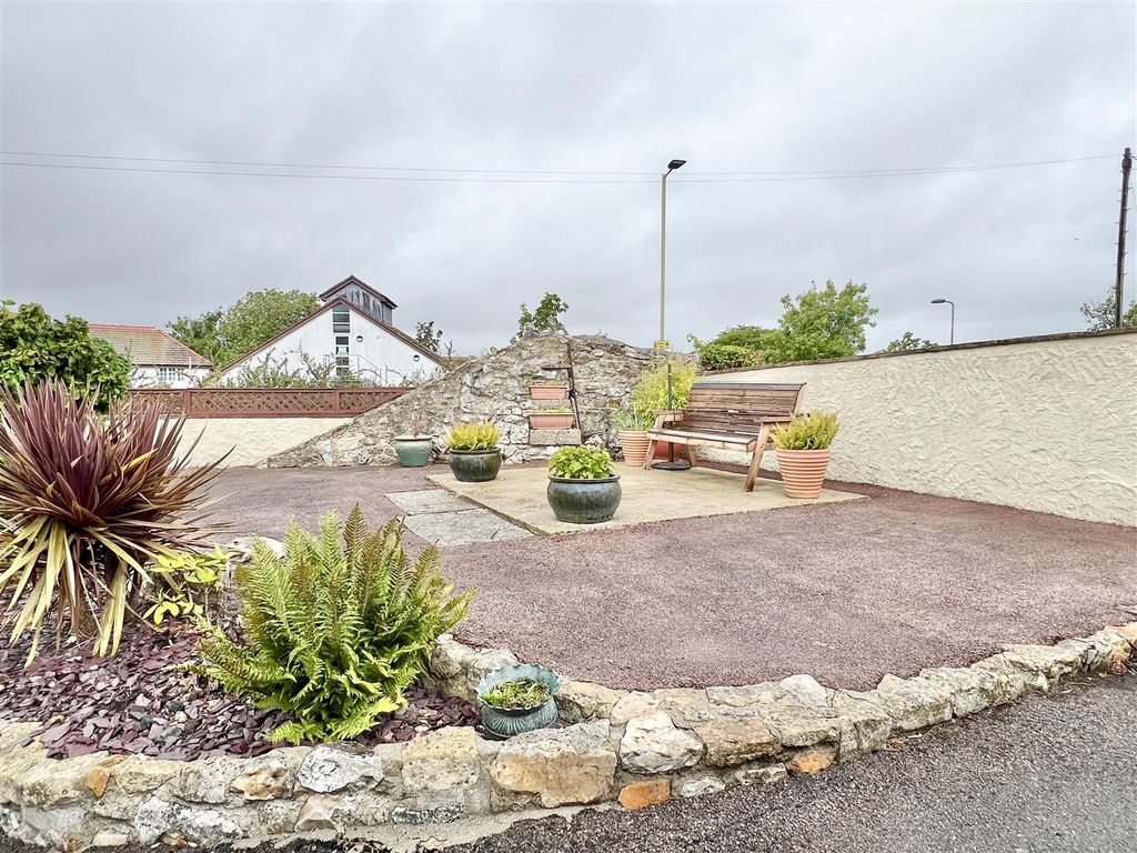 Property photo 3 of 22