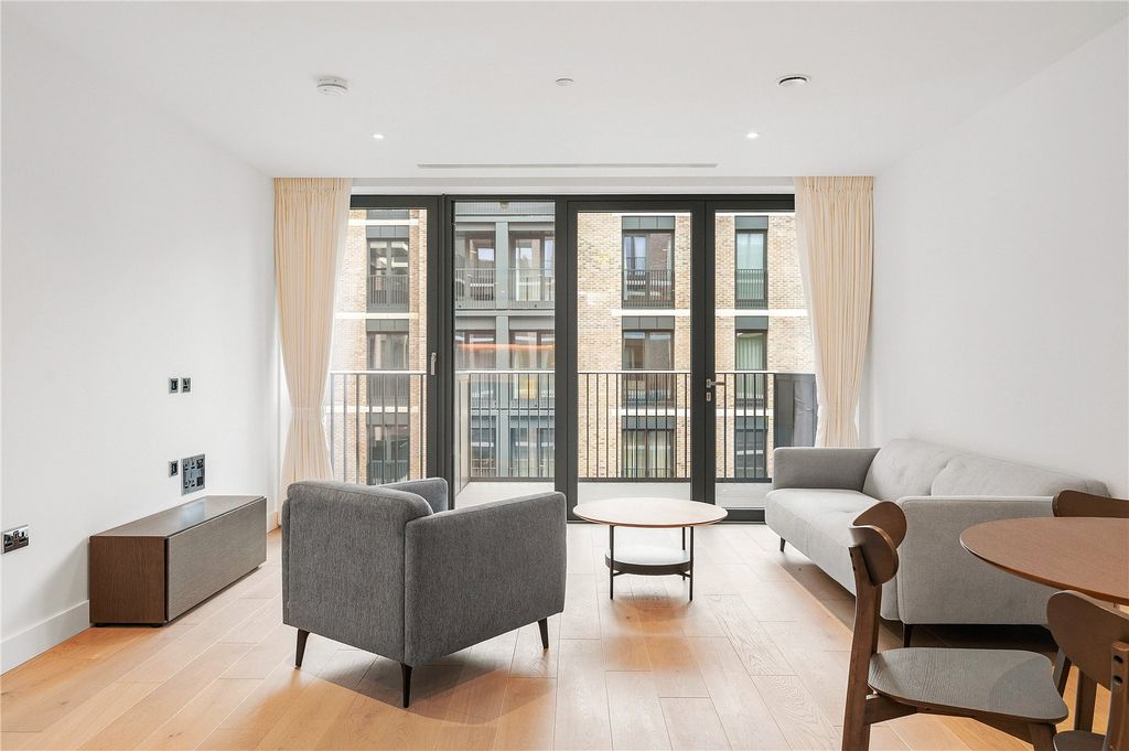 Property photo 1 of 13 Reception