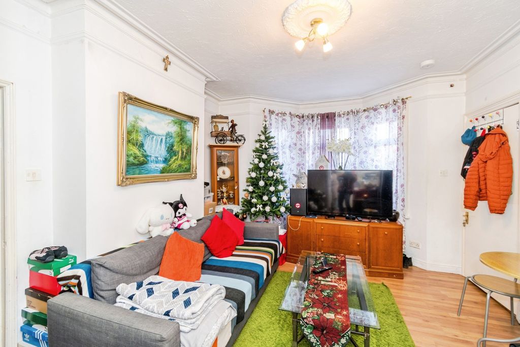 Property photo 3 of 12 Pbox-Img.Jpg