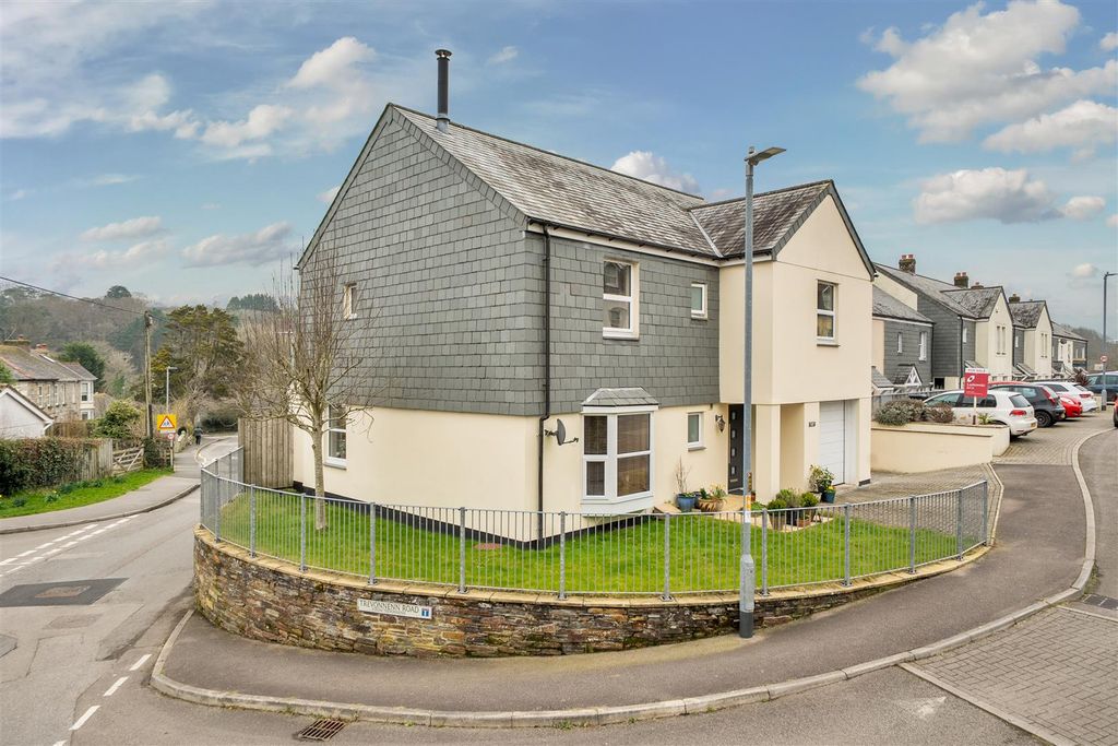 Property photo 2 of 19