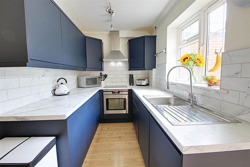 Property photo 2 of 21 Kitchen.Jpg