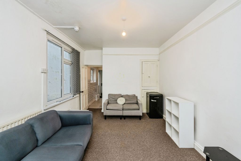 Property photo 2 of 20 Pbox-Img.Jpg