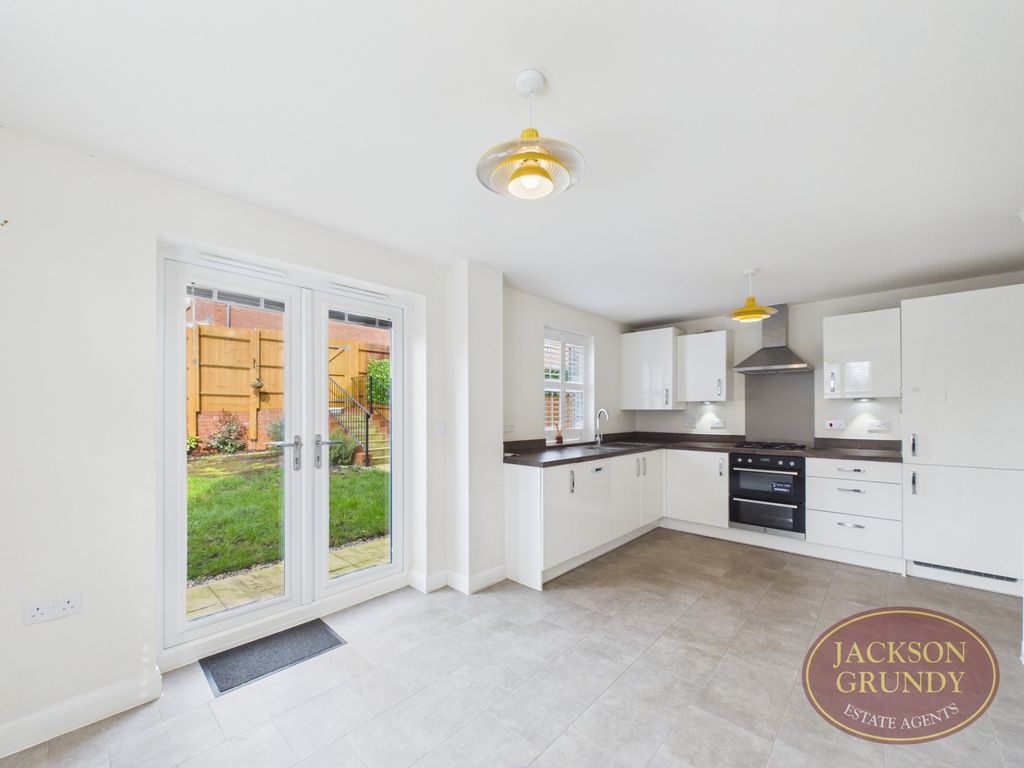 Property photo 2 of 15 Dickens Close