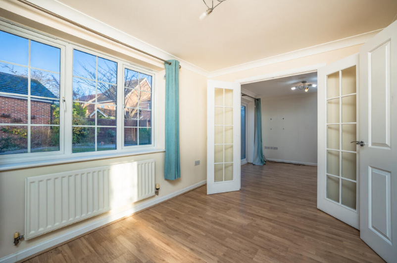 Property photo 3 of 14 Picture No. 02