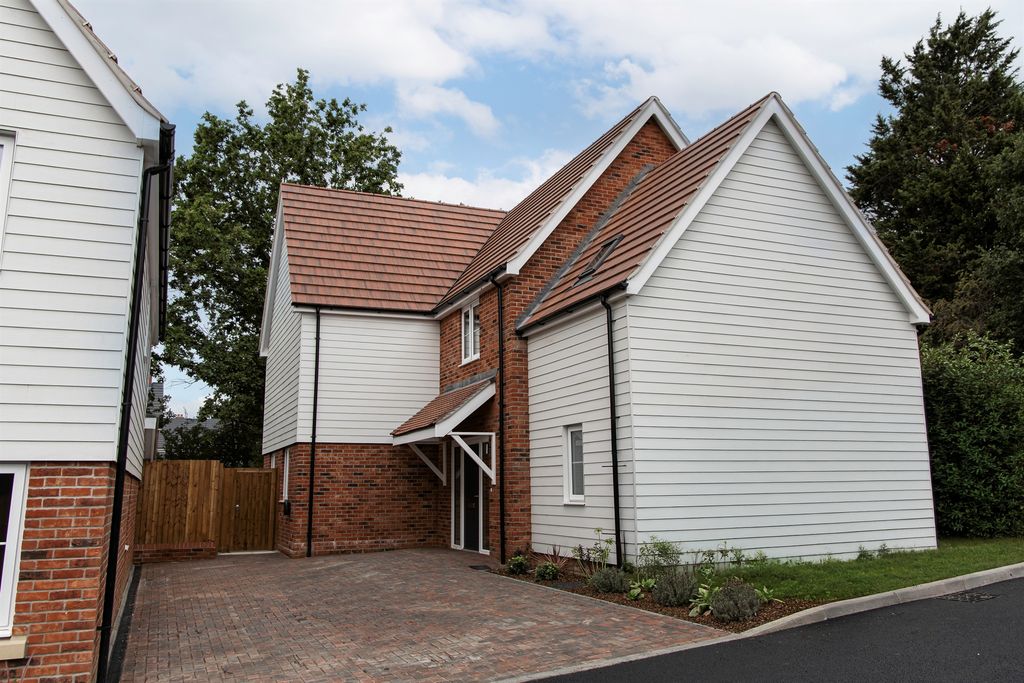 Property photo 2 of 31