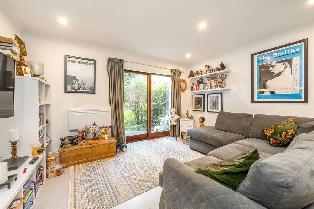 Property photo 3 of 6