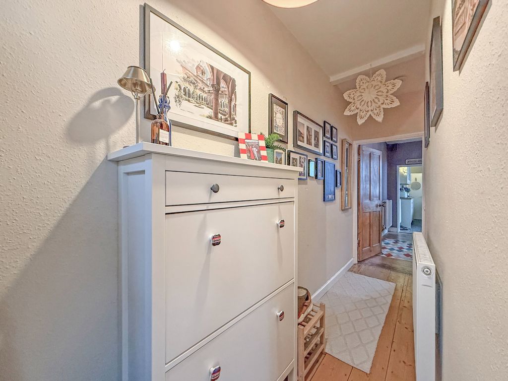 Property photo 2 of 27