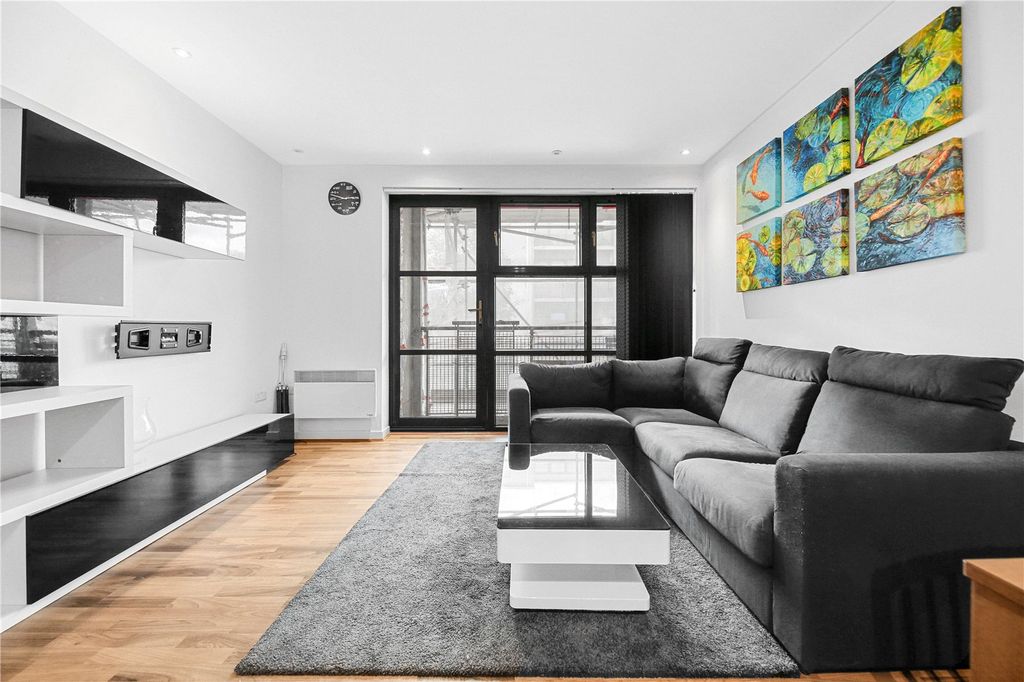 Property photo 2 of 19 Picture No. 12