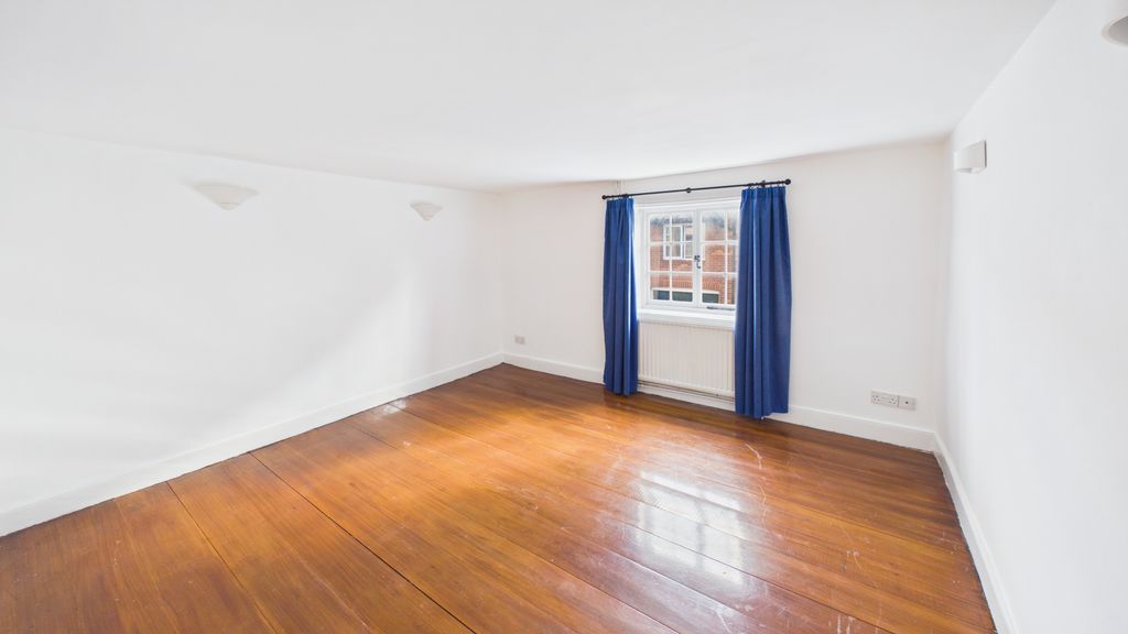 Property photo 3 of 10