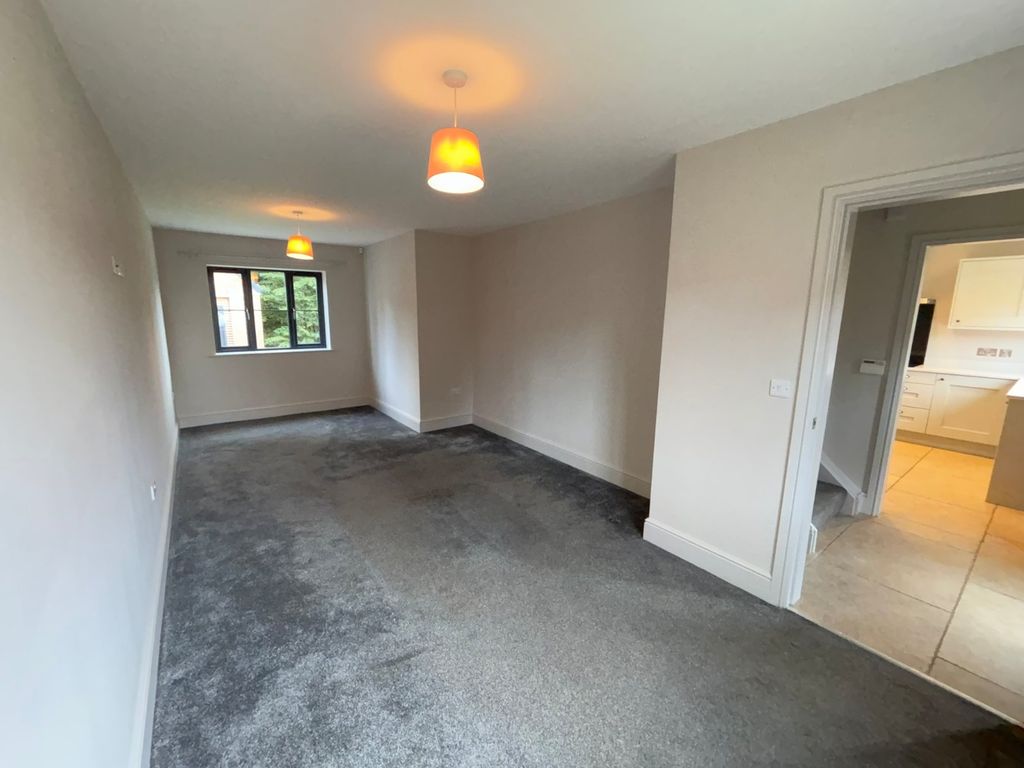 Property photo 3 of 16 Picture No. 11