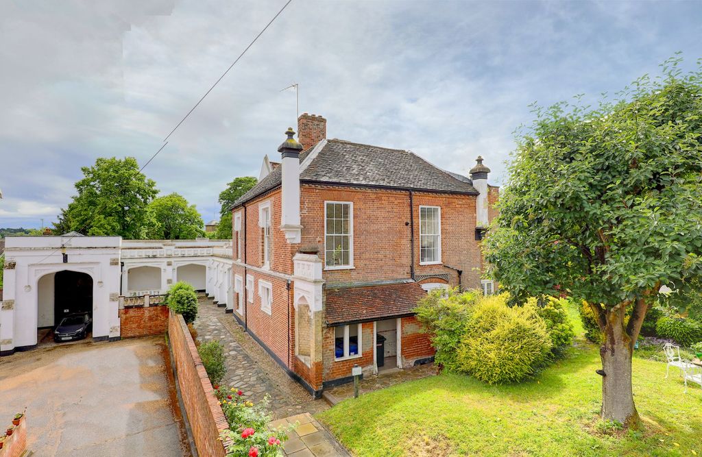 Property photo 1 of 11