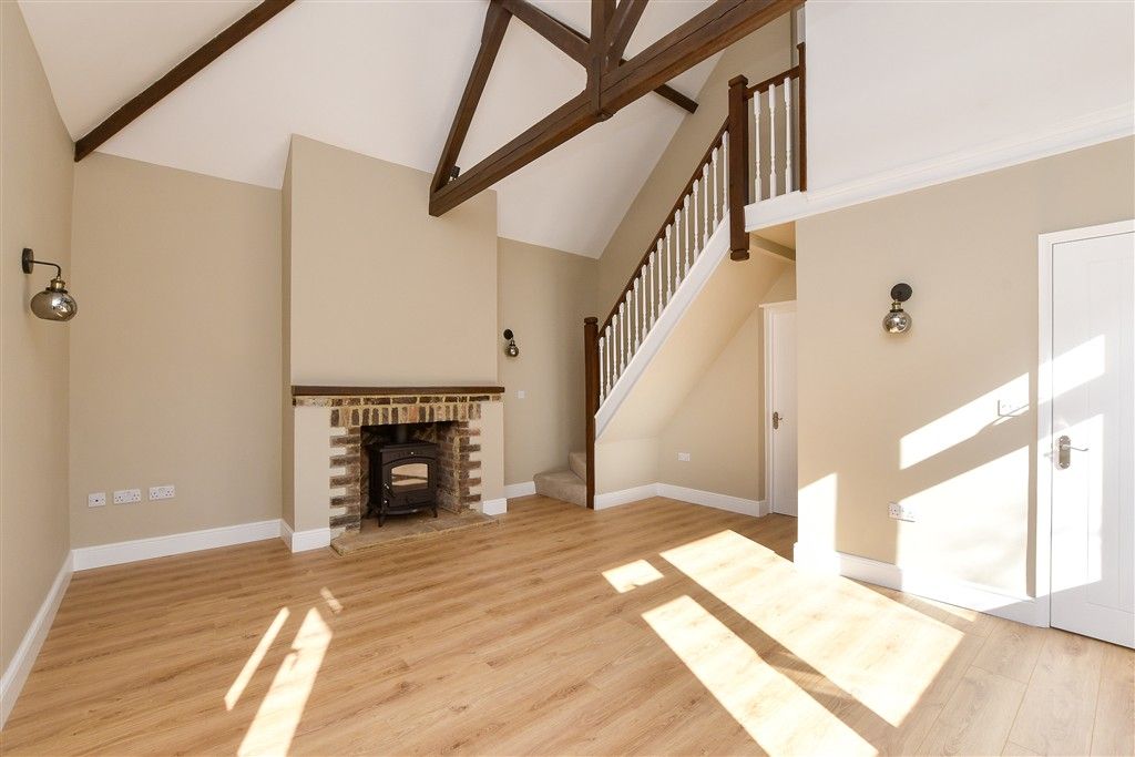 Property photo 3 of 18 Lounge/Diner