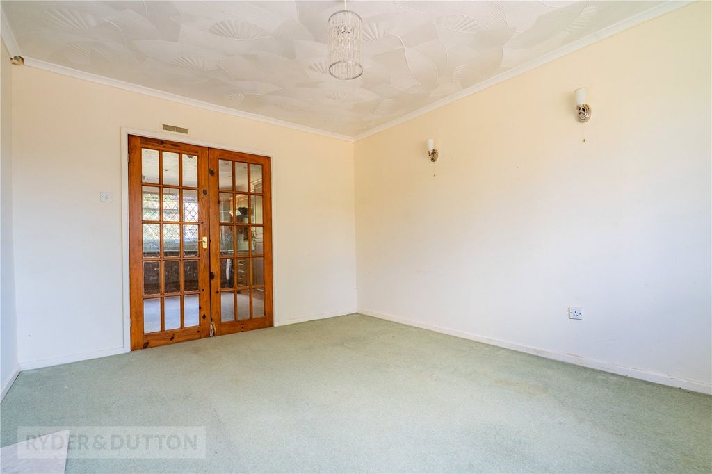 Property photo 3 of 19 Living Room