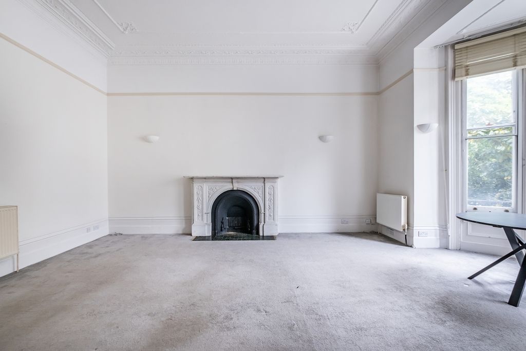 Property photo 2 of 12 Redcliffe-Gardens-02