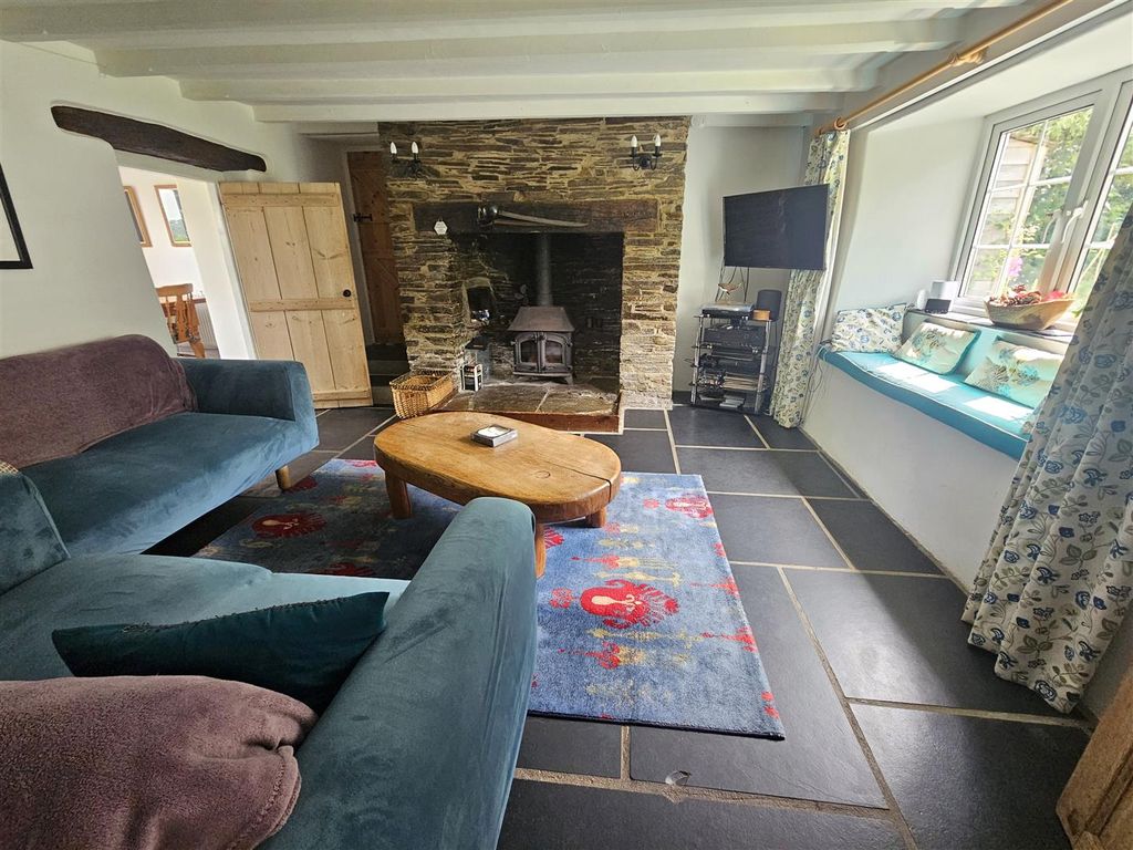 Property photo 2 of 26 Sitting Room.Jpg
