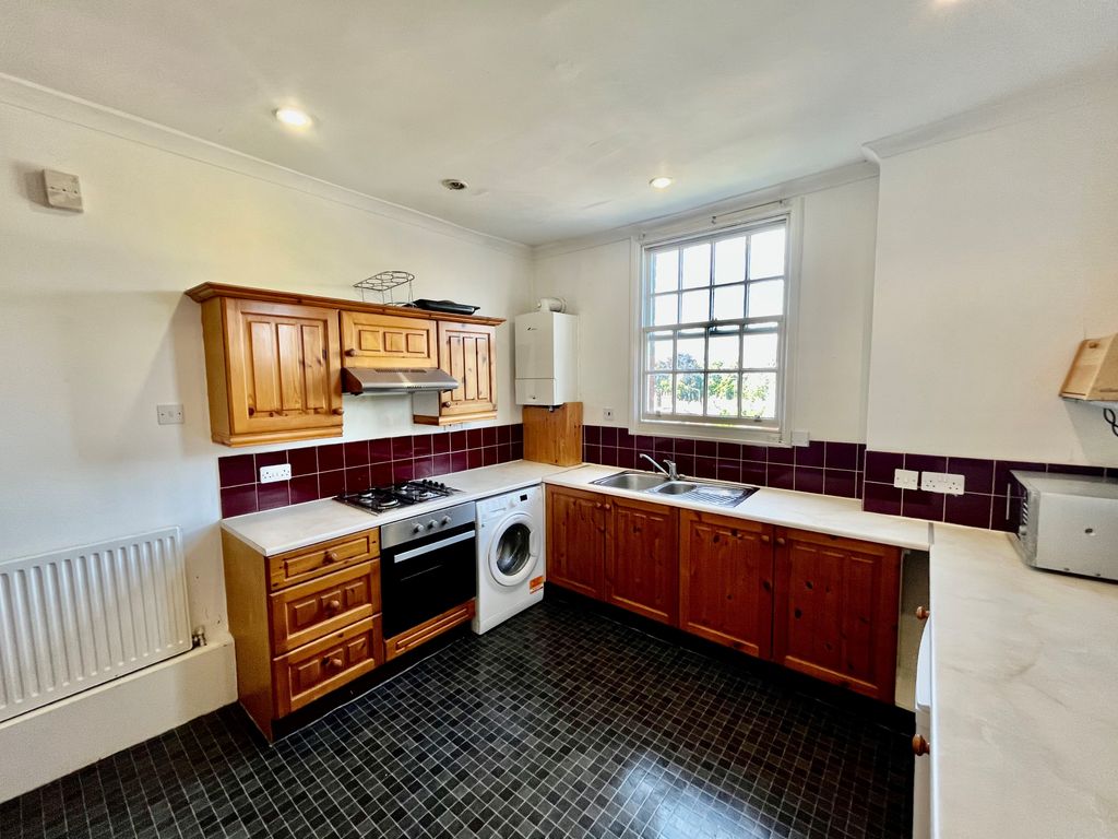 Property photo 3 of 6