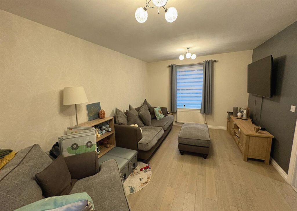 Property photo 2 of 17 Untitled Design - 2025-11-06T113508.251.Png