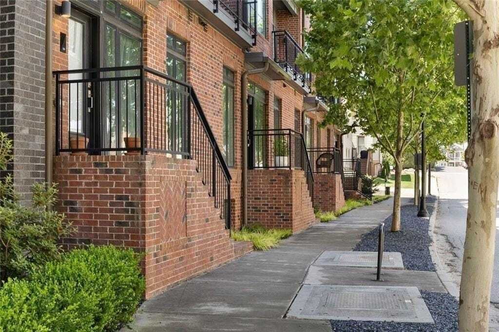 Property photo 1 of 31