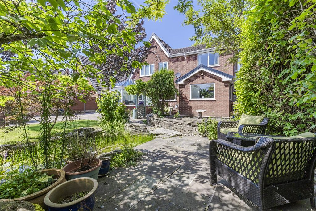 Property photo 1 of 52 Sundaleclose-46.Jpg