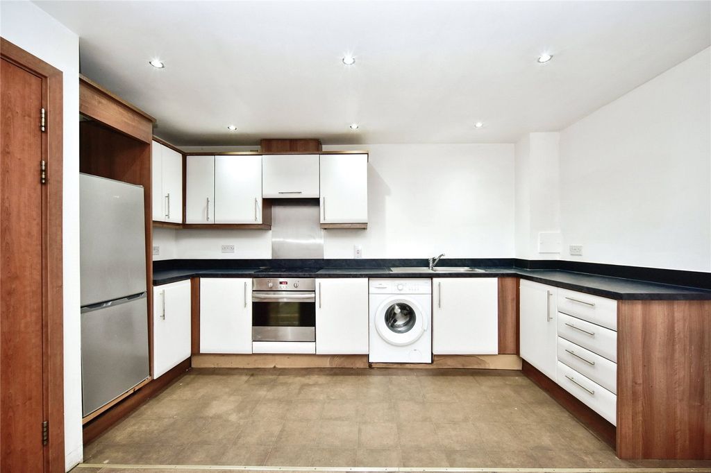 Property photo 1 of 15 Kitchen/Lounge