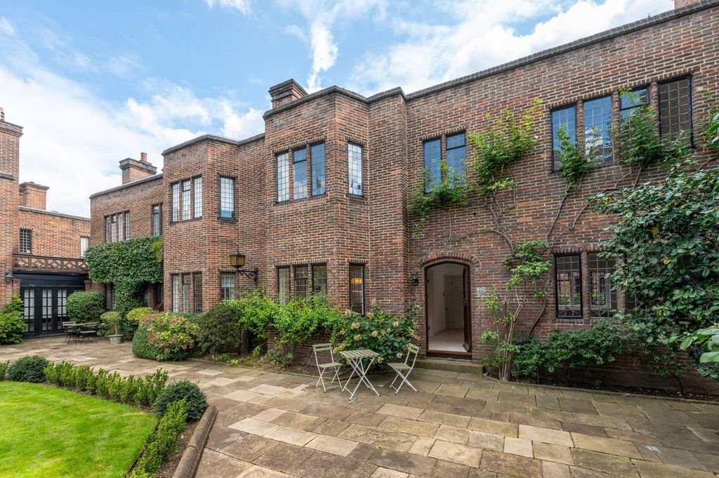 Property photo 2 of 37