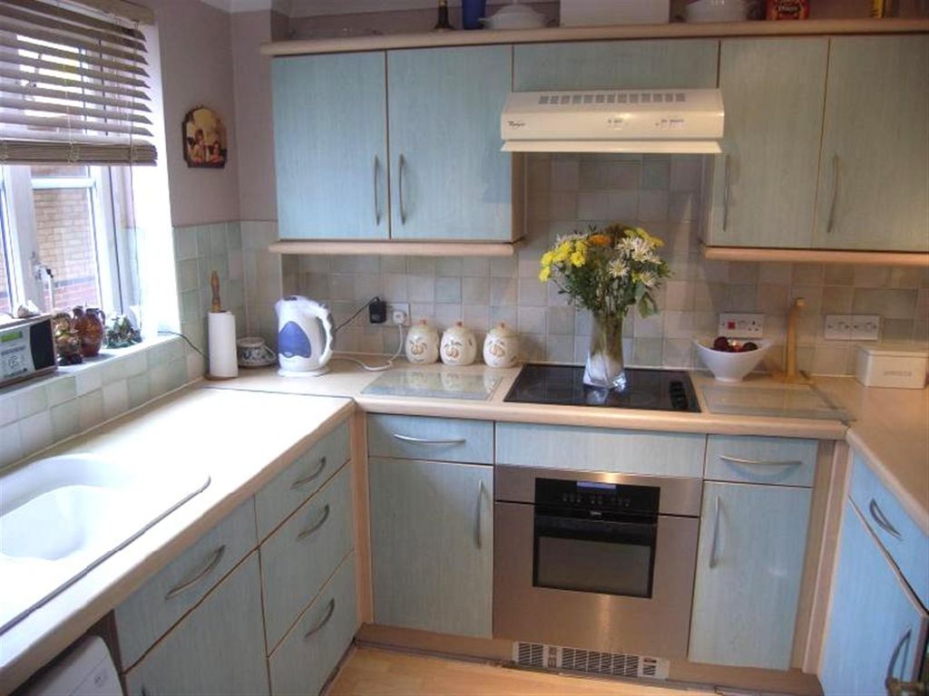 Property photo 2 of 6 Kit