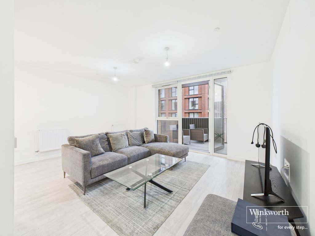 Property photo 1 of 7 Living Room