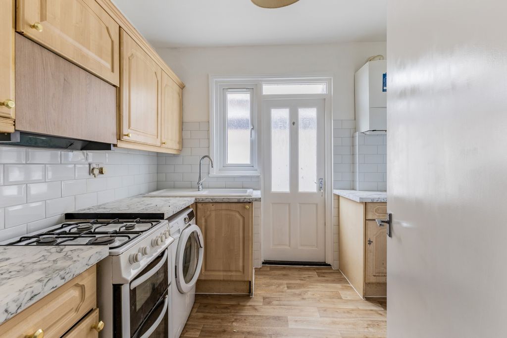 Property photo 3 of 13 106096_