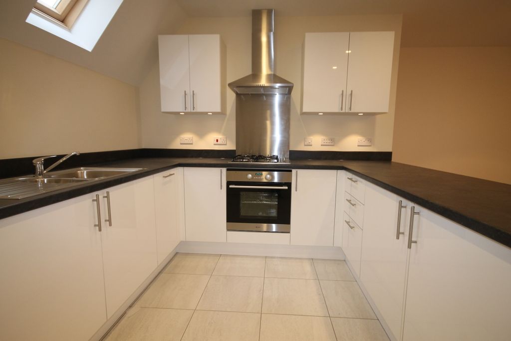 Property photo 3 of 9 Kitchen