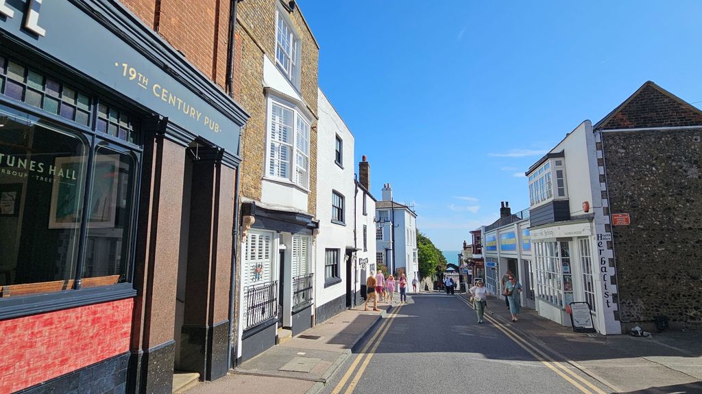 Property photo 1 of 33