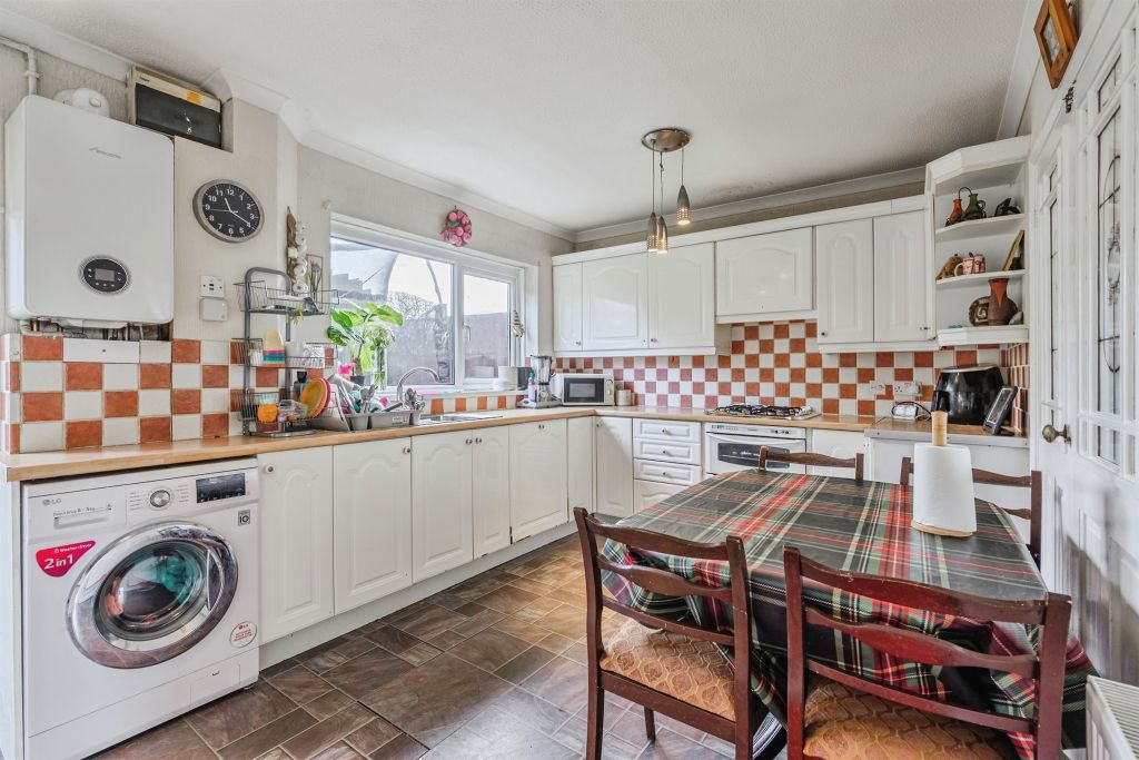 Property photo 3 of 23