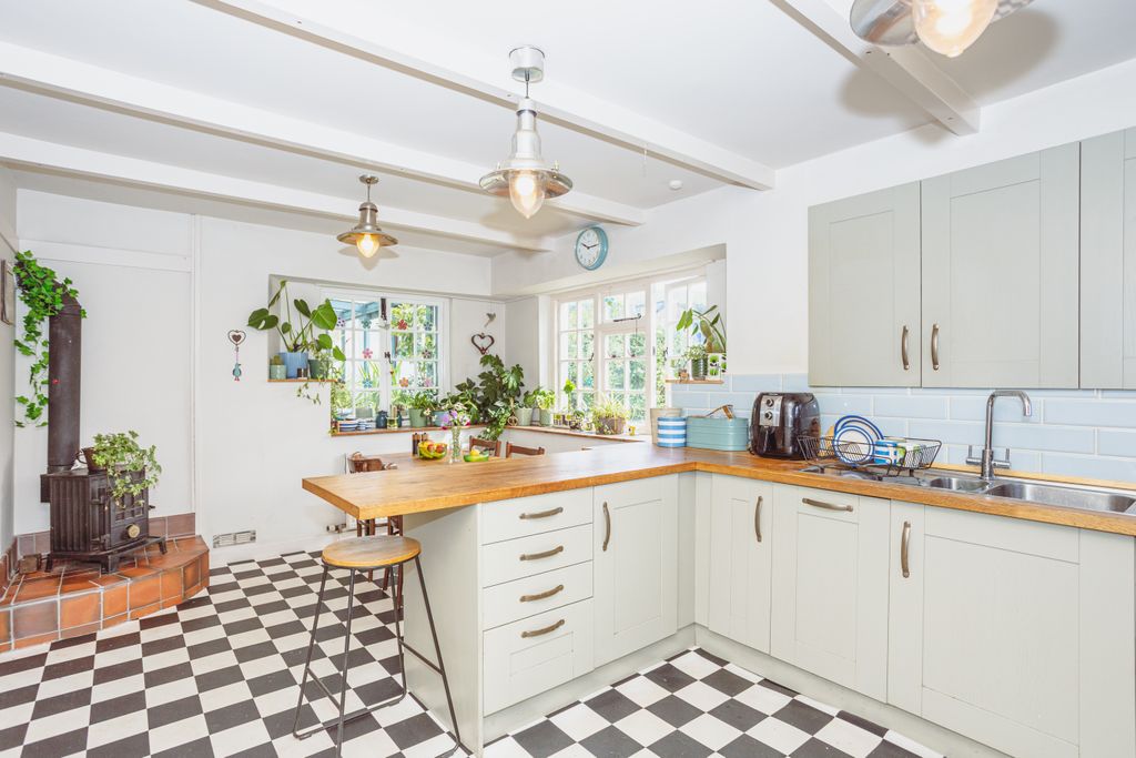 Property photo 2 of 45 Kitchen/Diner