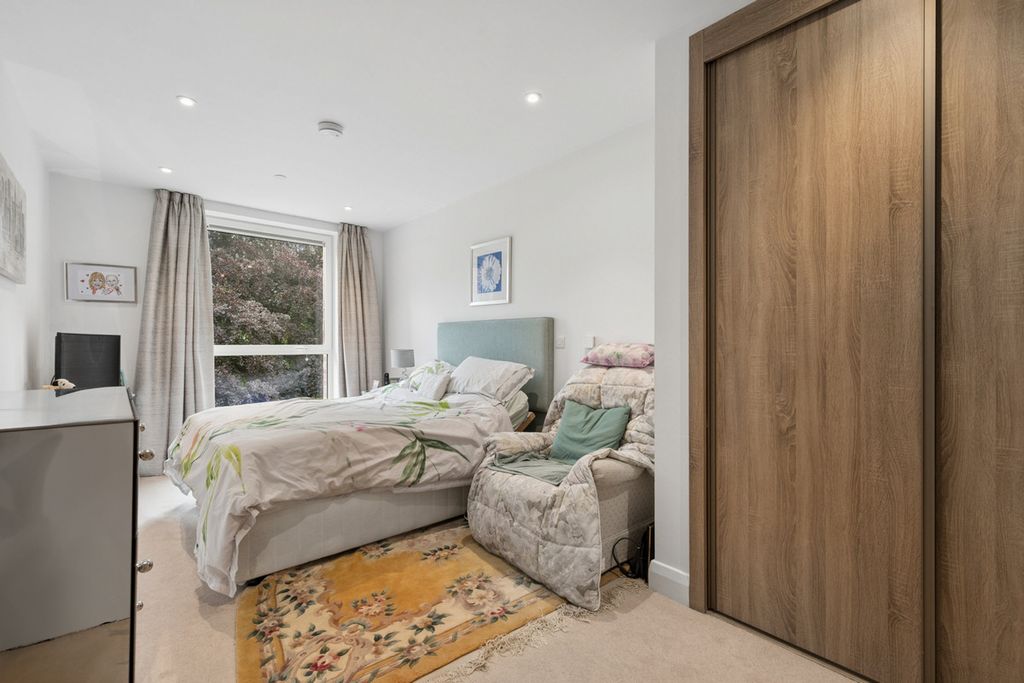 Additional image 8 of 3 bed flat for saleAlderley Road, Wilmslow SK9