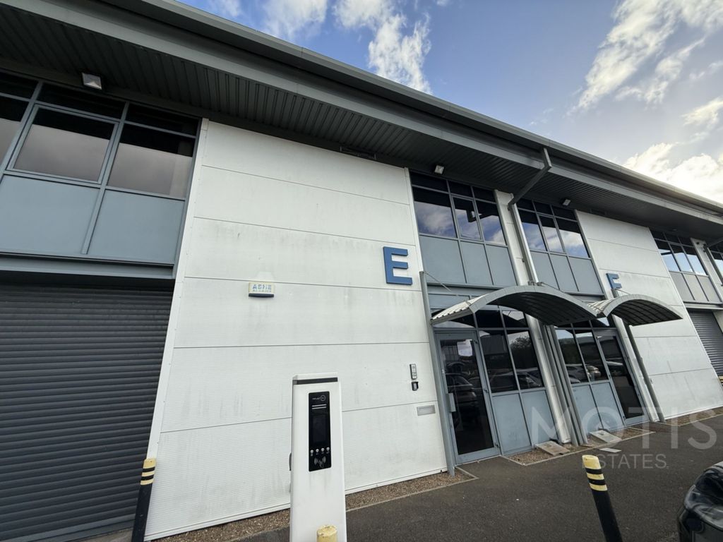 Property photo 3 of 8 Photo 1