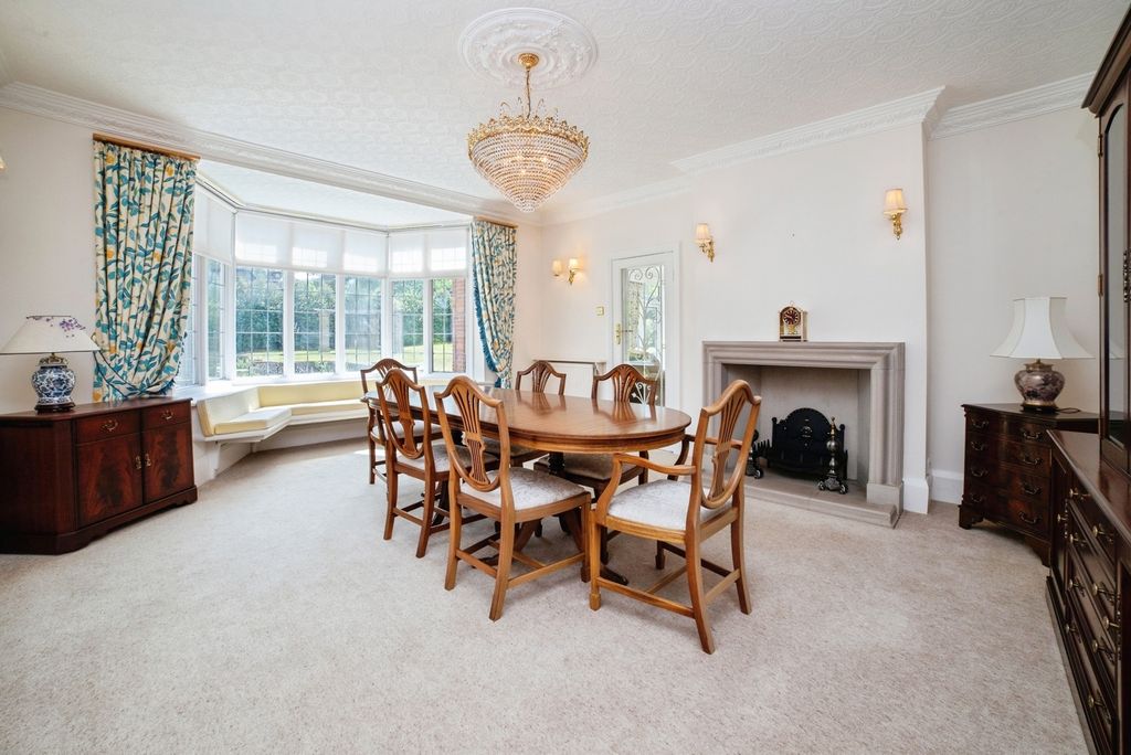 Property photo 3 of 61 Dining Room