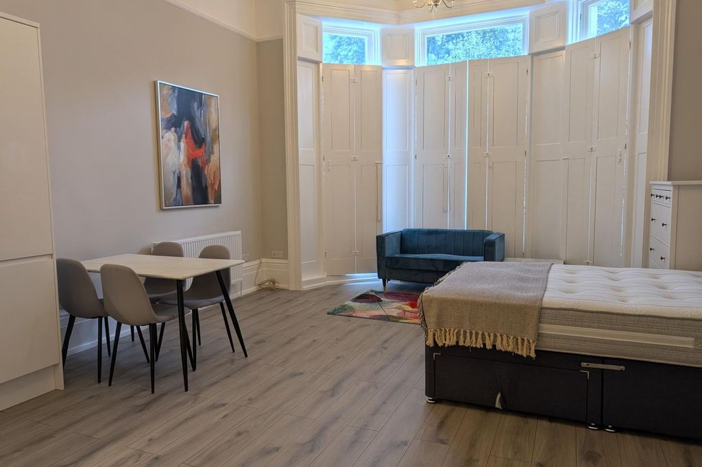 Property photo 3 of 17 30 And 34 Pembridge Square, Notting Hill, London W2 4Dt